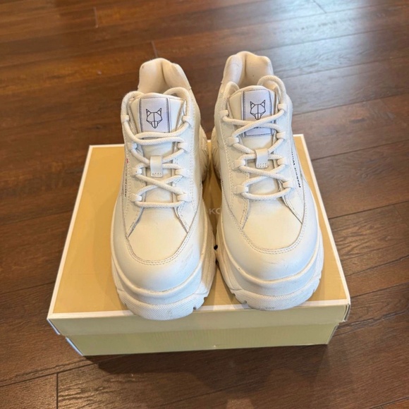 Naked wolf - Picture 2 of 3